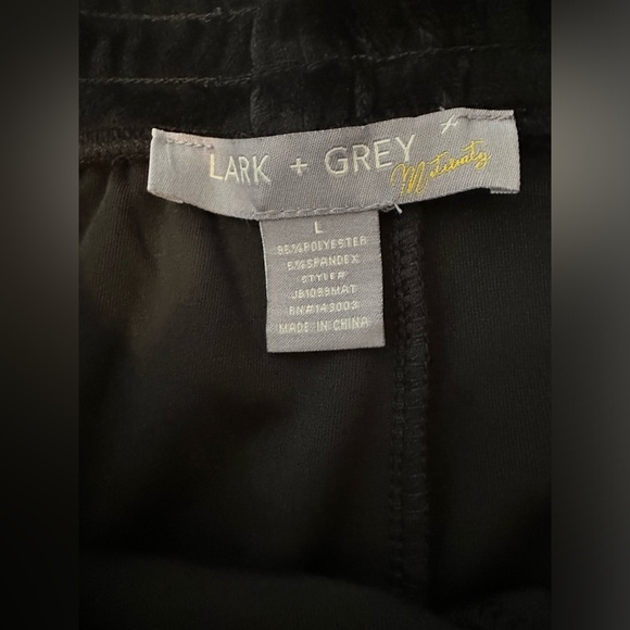 NWT LARK & GREY Women's Maternity Pants Casual Loose & Comfy Velour Wide Leg - Picture 4 of 6